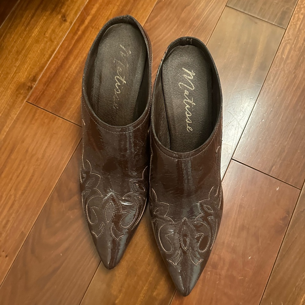 Matisse Brown Pointed-Toe Embroidered Patent Leather Mules
